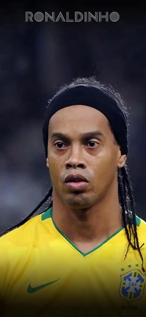 表现也不容 表现也不容