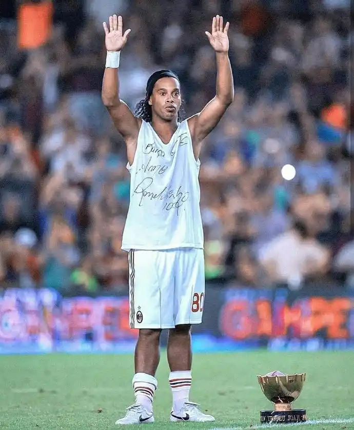 为球迷们奉 为球迷们奉